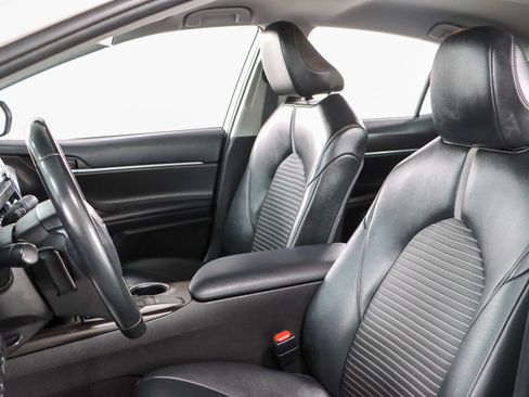Used 2022 Toyota Camry SE FWD image 23