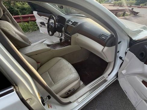 Used 2010 Lexus LS 460 RWD image 9