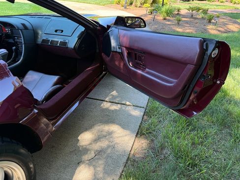 Used 1993 Chevrolet Corvette Convertible RWD image 60