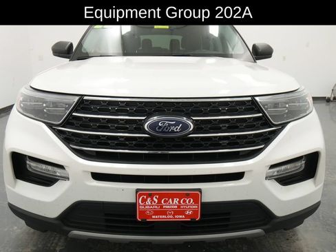 Used 2022 Ford Explorer XLT w/ Equipment Group 202A AWD/4WD image 2
