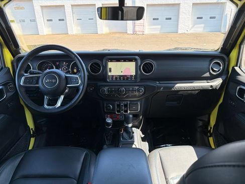 Used 2023 Jeep Wrangler Unlimited Rubicon 4xe w/ Cold Weather Group AWD/4WD image 19