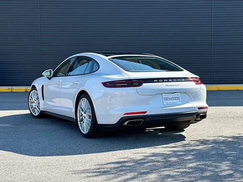 Used 2018 Porsche Panamera 4 AWD/4WD image 3