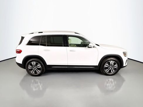 Used 2024 Mercedes-Benz GLB 250 4MATIC image 8