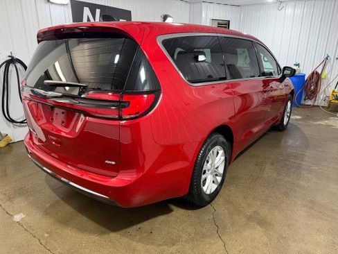 New 2026 Chrysler Pacifica Select AWD/4WD image 6