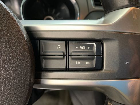 Used 2013 Ford Mustang Coupe image 9