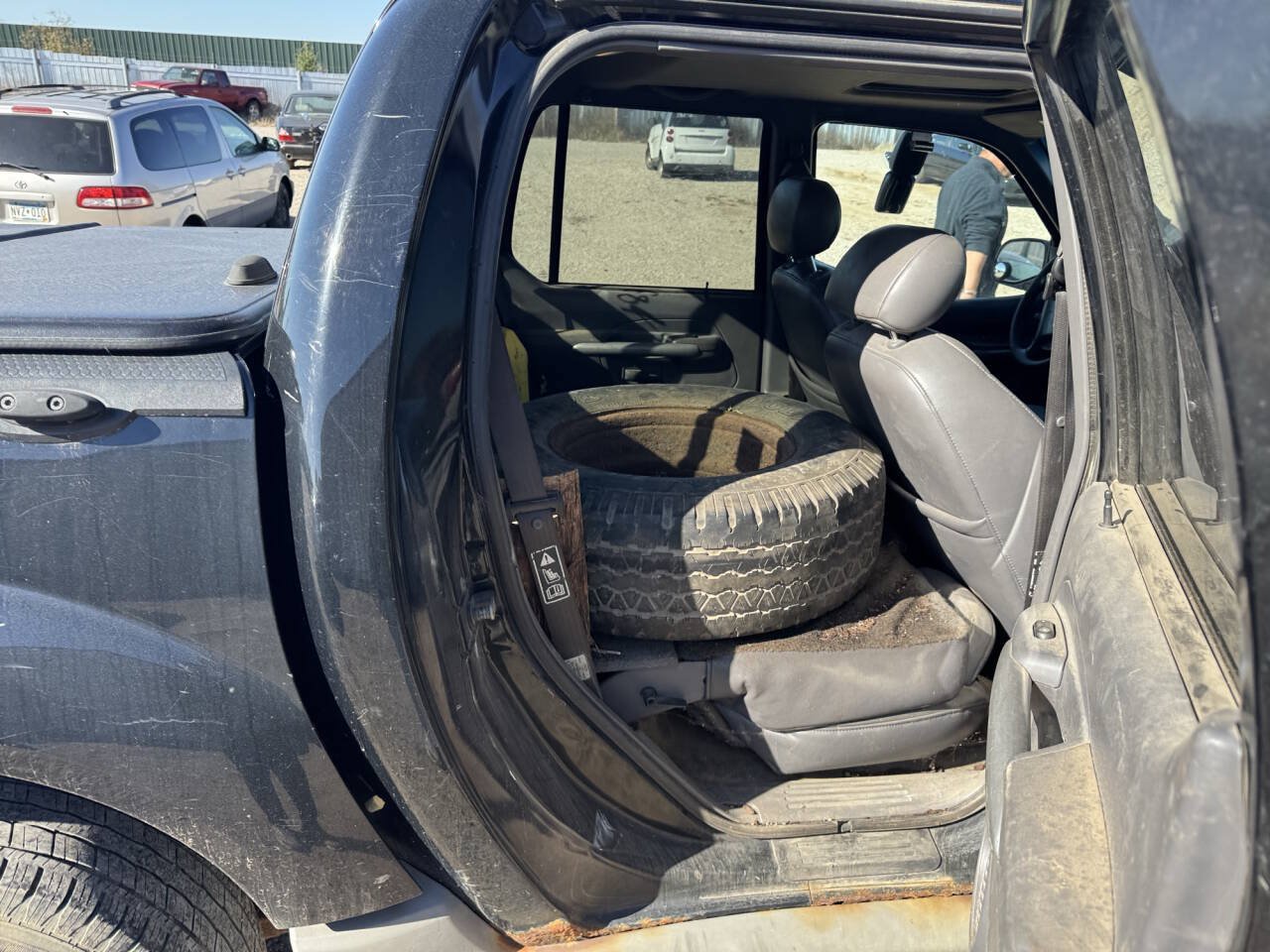 Used 2002 Ford Explorer Sport Trac 4x4 image 25
