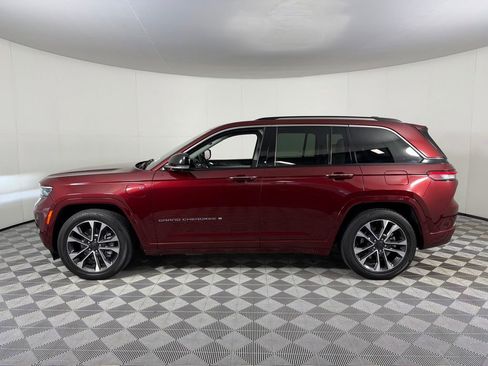 Used 2022 Jeep Grand Cherokee Overland w/ Advanced Protech Group III AWD/4WD image 11