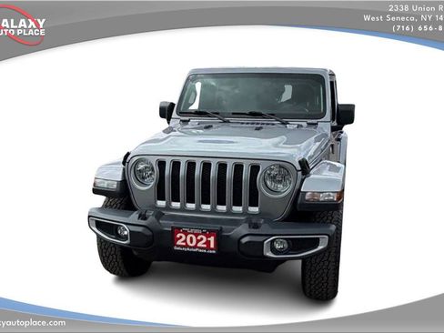 Used 2021 Jeep Wrangler Unlimited Sahara w/ Cold Weather Group AWD/4WD image 2