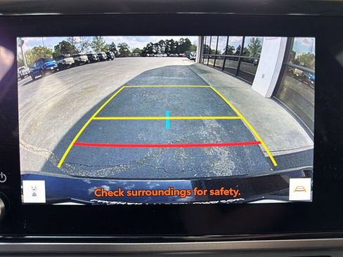 Used 2025 Toyota Camry LE image 5