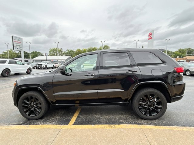Used 2020 Jeep Grand Cherokee Altitude AWD/4WD image 6