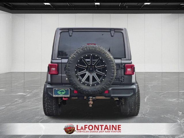 Used 2019 Jeep Wrangler Unlimited Sahara AWD/4WD image 4