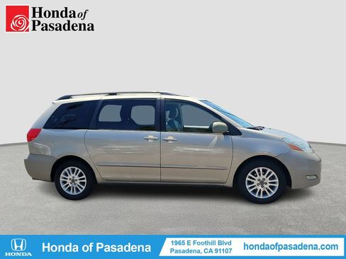 Used 2009 Toyota Sienna XLE w/ Towing Prep Pkg FWD image 6