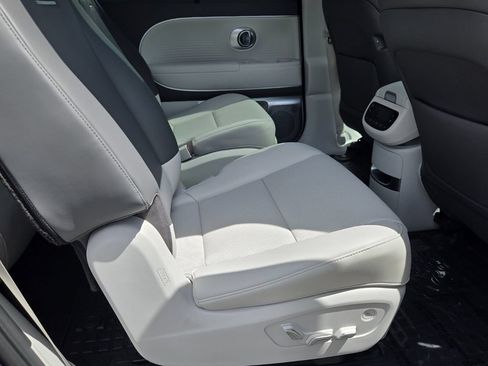 Certified 2026 Hyundai Ioniq 9 Limited AWD/4WD image 15