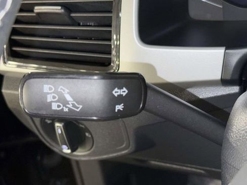 Used 2023 Volkswagen Atlas SE image 30