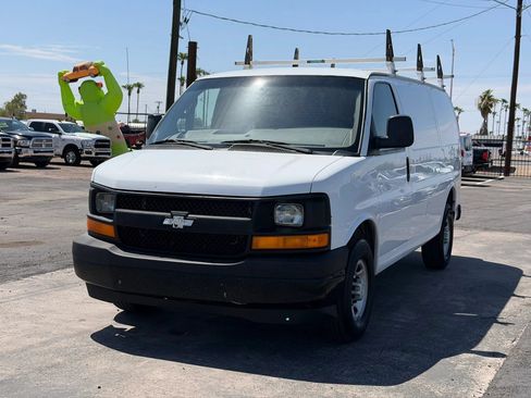 Used 2017 Chevrolet Express 2500 RWD image 1