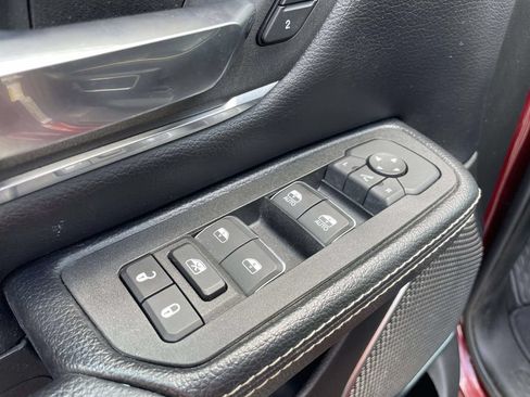 Used 2025 RAM 1500 Laramie AWD/4WD image 17