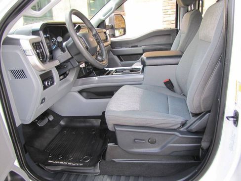 Used 2024 Ford F250 XLT w/ FX4 Off-Road Package AWD/4WD image 12