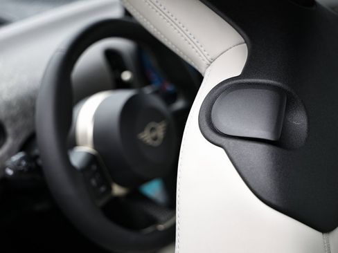 New 2026 MINI Cooper 2-Door Hardtop image 22