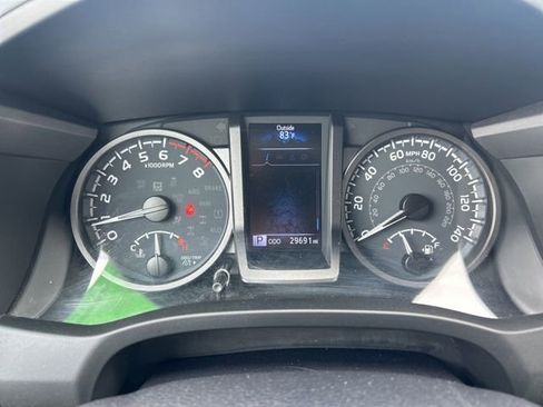 Used 2022 Toyota Tacoma TRD Sport w/ Technology Package AWD/4WD image 12