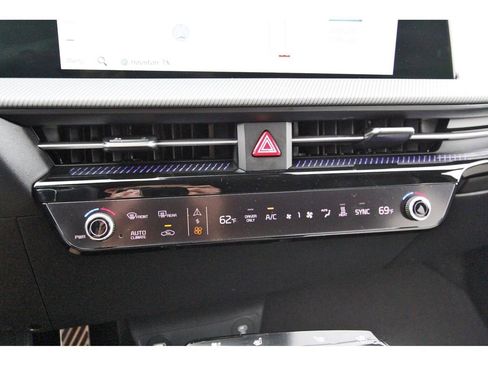 Used 2024 Kia EV6 GT-Line w/ GT-Line White Seat Package image 28