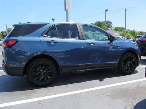 Used 2024 Chevrolet Equinox LS w/ LS Convenience Package AWD/4WD image 2