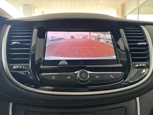 Used 2020 Chevrolet Trax LT w/ LT Convenience Package FWD image 18