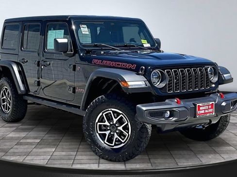 Certified 2025 Jeep Wrangler Unlimited Rubicon w/ Convenience Group AWD/4WD image 37