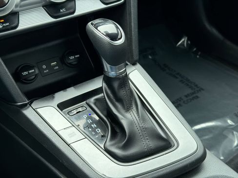 Used 2019 Hyundai Elantra SE w/ Cargo Package image 32