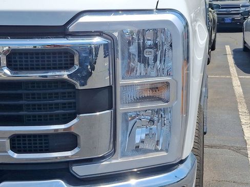 Used 2025 Ford F250 XLT AWD/4WD image 4
