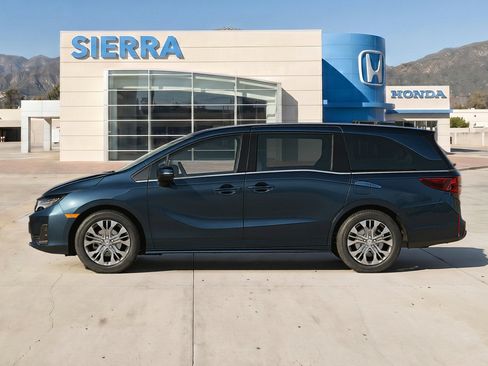 New 2026 Honda Odyssey Touring image 2