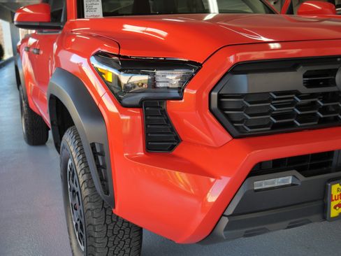 Used 2024 Toyota Tacoma TRD Off-Road image 16