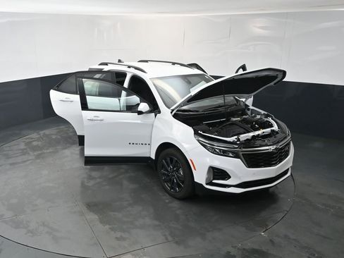 Used 2023 Chevrolet Equinox RS AWD/4WD image 17