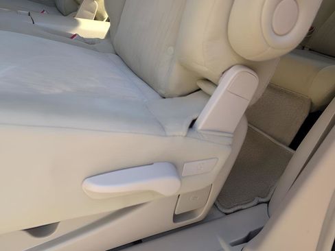 Used 2011 Nissan Quest S image 29