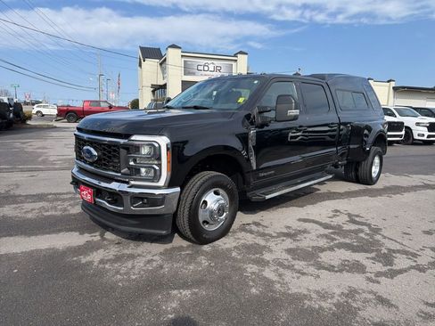 Used 2023 Ford F350 Lariat w/ FX4 Off-Road Package image 2