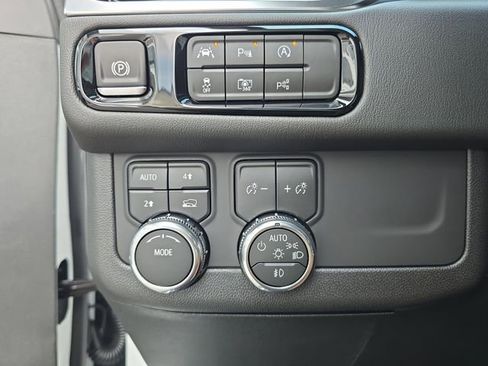 New 2026 GMC Yukon Denali w/ Sun & Power Step Package image 25