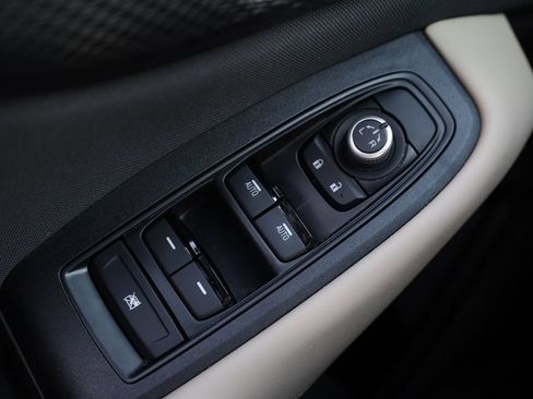 Certified 2025 Subaru Outback Premium AWD/4WD image 16