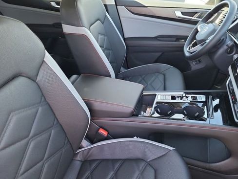 New 2026 Volkswagen Atlas Peak Edition image 17