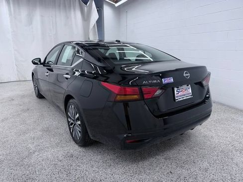 Used 2025 Nissan Altima 2.5 SV FWD image 4