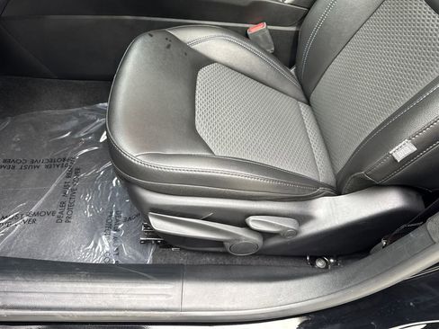 Used 2025 Jeep Compass Latitude w/ Altitude Special Edition image 26