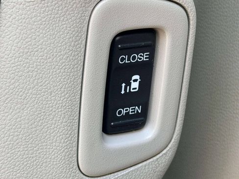 Used 2016 Honda Odyssey EX-L image 24
