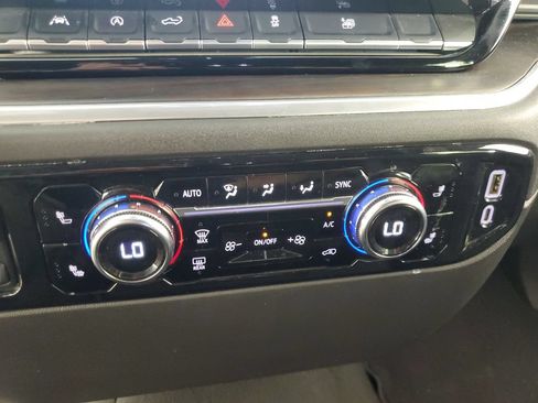 Used 2025 GMC Sierra 1500 SLT RWD image 19