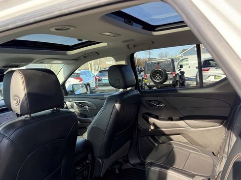 Used 2018 Chevrolet Traverse Premier image 9