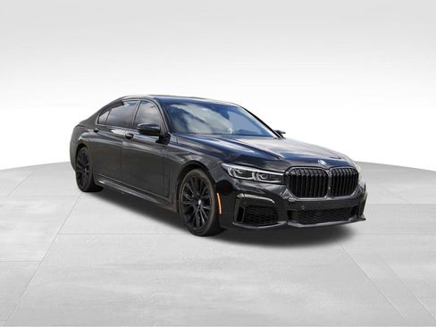 Used 2022 BMW 740i w/ M Sport Package image 1