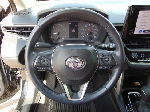 Used 2023 Toyota Corolla Cross LE FWD image 15