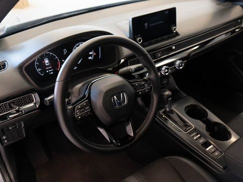 Used 2023 Honda Civic Sport image 3