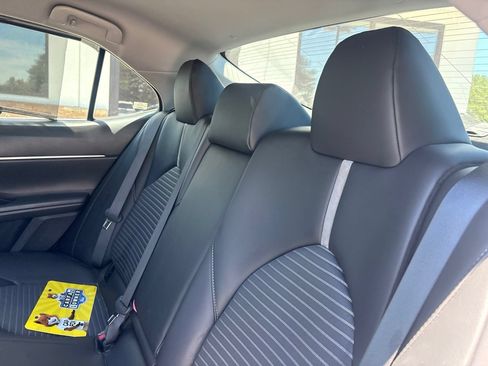 Used 2023 Toyota Camry SE FWD image 4