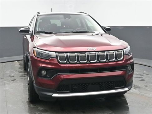 Used 2022 Jeep Compass Limited image 8