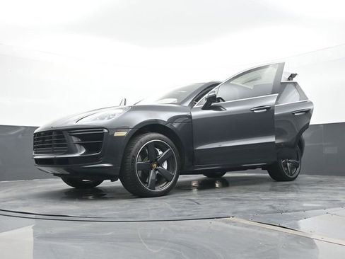 Certified 2021 Porsche Macan Turbo AWD/4WD image 30