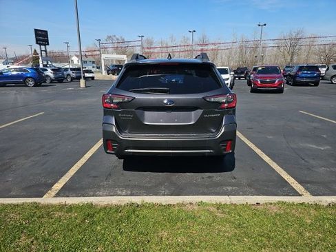 Used 2022 Subaru Outback Premium image 6