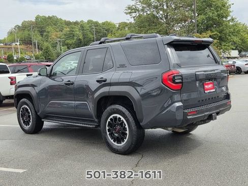 Used 2025 Toyota 4Runner 4WD image 3